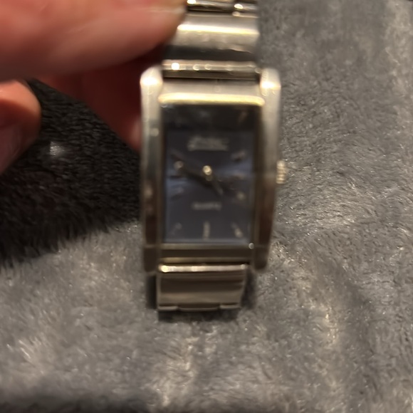 Costume jewelry -bracelets and watches - Picture 3 of 15